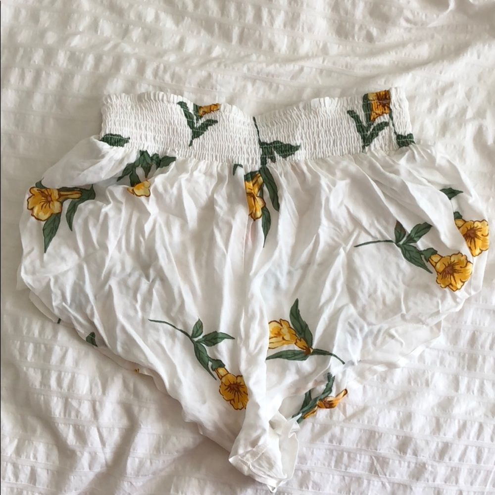 Flowy shorts NWOT